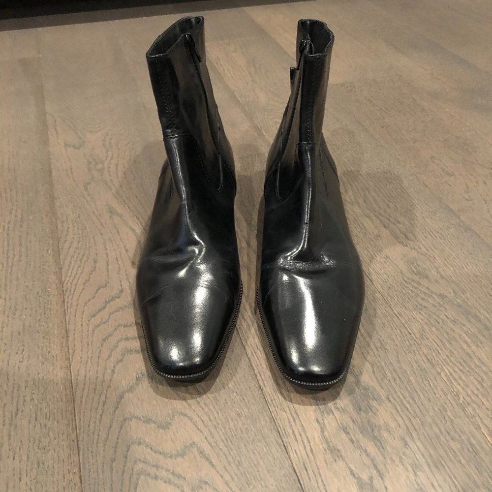 Talbots Leather Almond Toe Side Zip Booties w Metal Hardware Detail Black Sz 9B